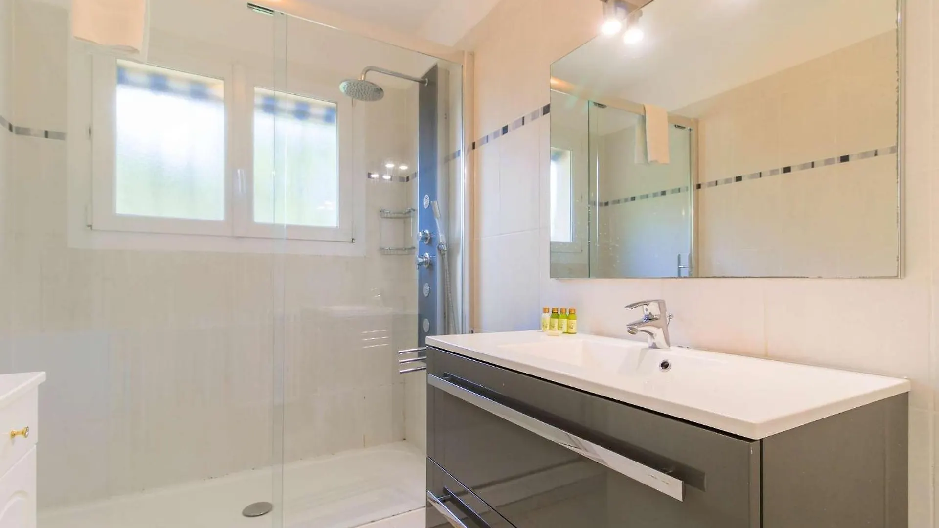 Select'Sohome - Magnifique Villa Pour 10 Personnes Avec Piscine A Debordement Et Vue Sur La Mer ! - Villa Pavillou Le Lavandou 0*,
